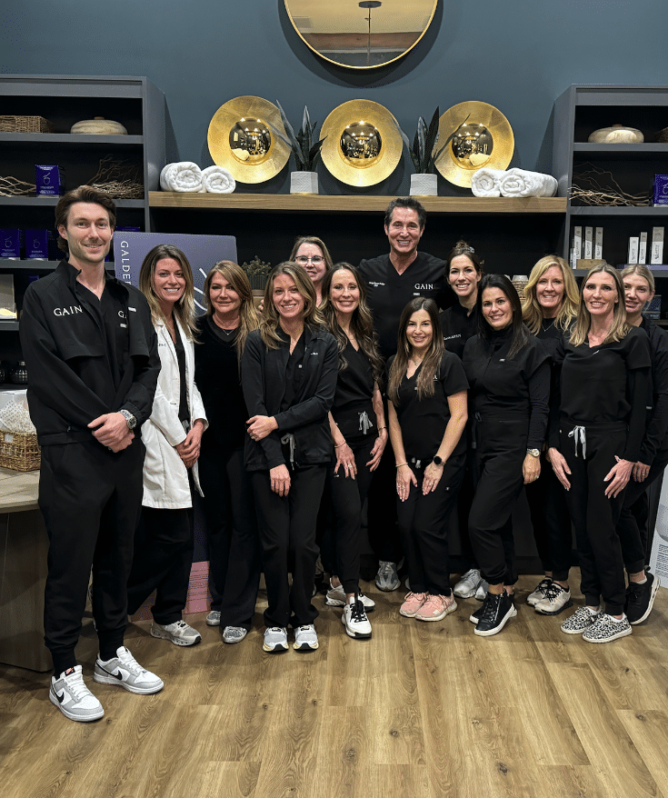 A group of Elase employees